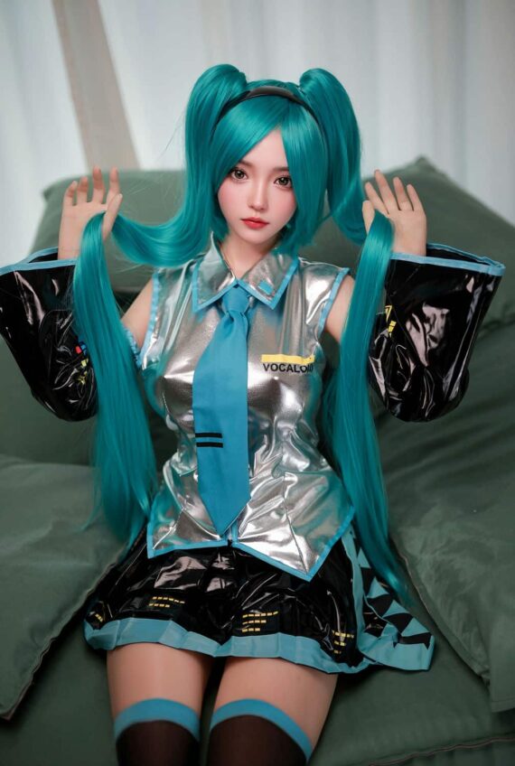 Hatsune-Miku-Japanese-Anime-Celebrity-Sex-Doll-21