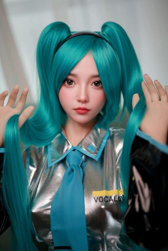 Hatsune-Miku-Japanese-Anime-Celebrity-Sex-Doll-28