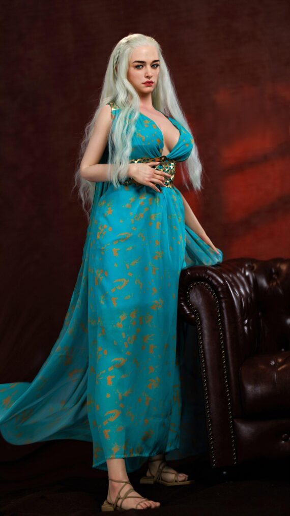 Daenerys-Targaryen-Game-of-Thrones-Sex-Doll-5