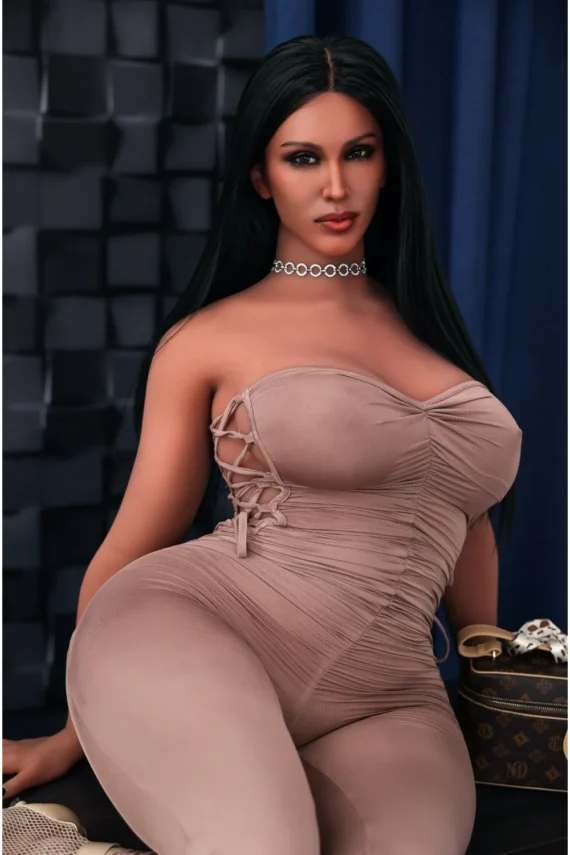 Kardashian-Thick-Big-BreastTits-Kim-Kardashian-Sex-Doll-11