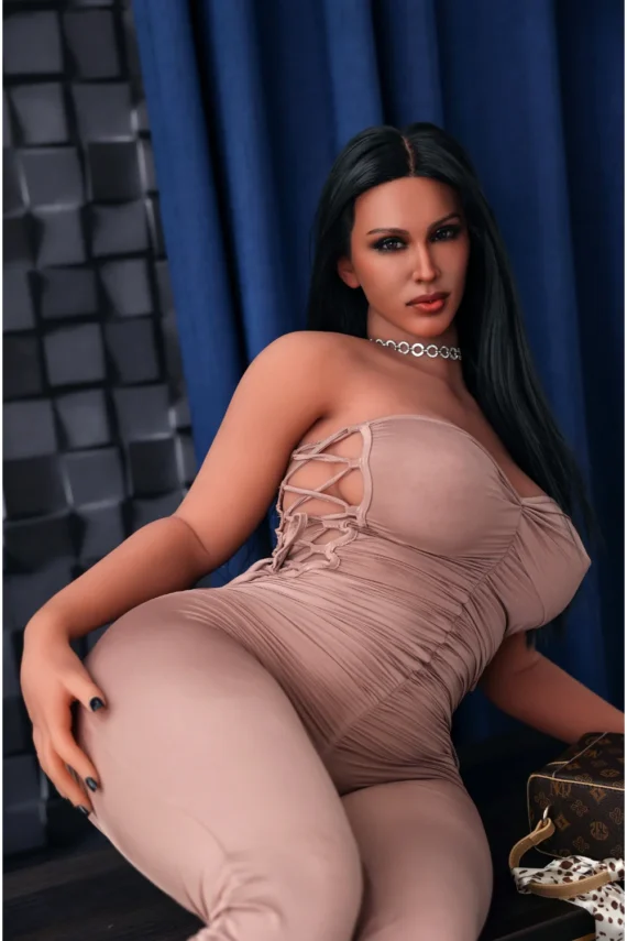 Kardashian-Thick-Big-BreastTits-Kim-Kardashian-Sex-Doll-18