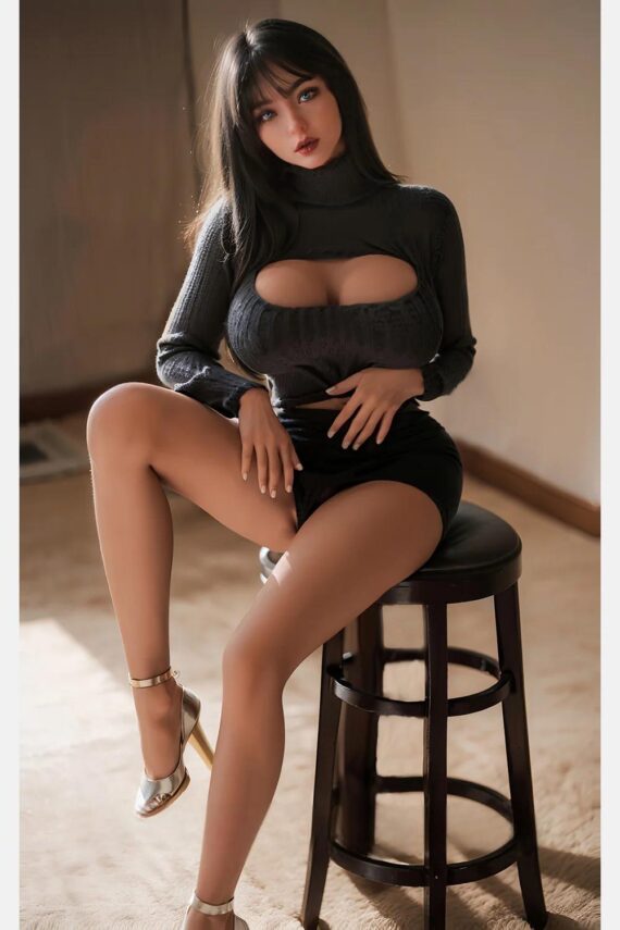Laura-Mills-161cm-Realistic-BBW-Sex-doll-with-black-hair-1