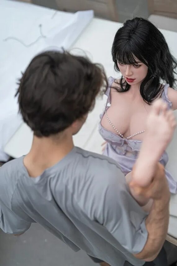 Dunn-Chinese-Best-Lifelike-Sex-Doll-171cm5ft7-11