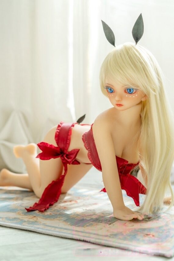Pipie-small-cute-sex-doll-with-blonde-haie-2