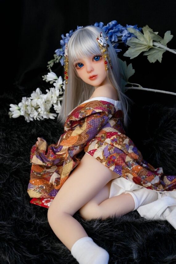 Plum-2ft680cm-japanese-tiny-sex-doll-with-silver-hair-2